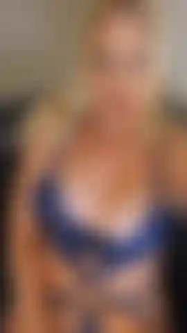 Curve-se para que eu possa te dominar!! Sonhando em te penetrar com cinto!