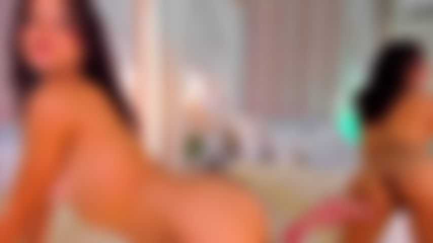 Fodida em frente ao espelho.