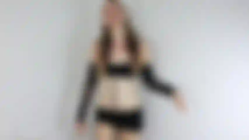 V548 pé fetiche futa menina cums em você.