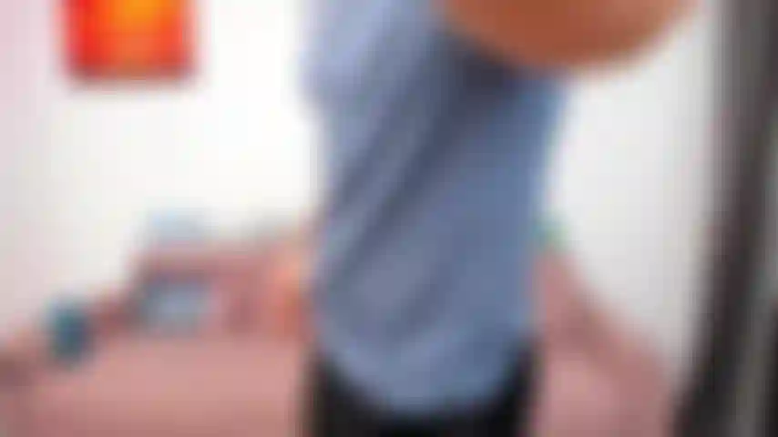 Flexionando nu e fodendo você.