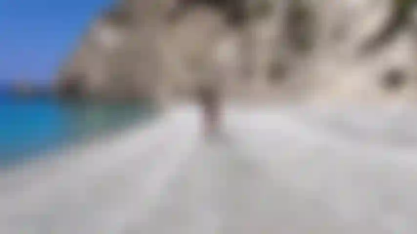 Não falta muito para chegar à área de nudismo ;).