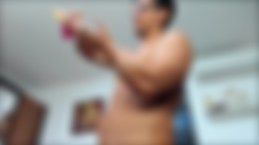 Colocando um brinquedo na minha bunda e mostrando como eu fodo uma Fleshlight.