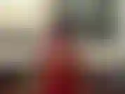 Encolhe os ombros.