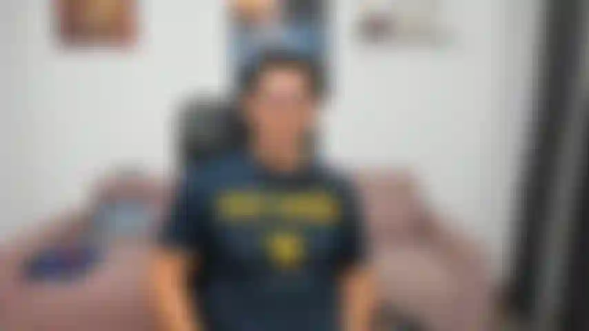 Mostrando ao meu amiguinho como são as coisas lá de cima no céu, essa é a minha altura... Quer morar de cueca ao lado do "pequeno brutus"?