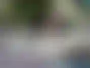 Fazendo algumas flexões nuas em uma praia.