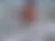 Impertinente .. Impertinente .. Grandes peitos molhados saltitantes.