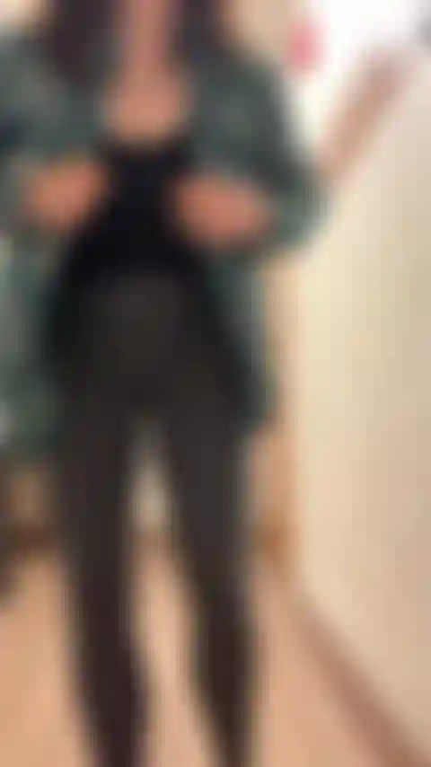 Só mostro os peitinhos.