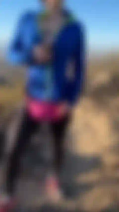 Adoro mostrar os peitinhos lá fora.