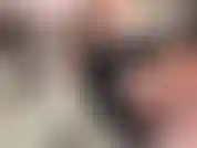 Dei um bj rapidinho ao meu amigo enquanto caminhava.