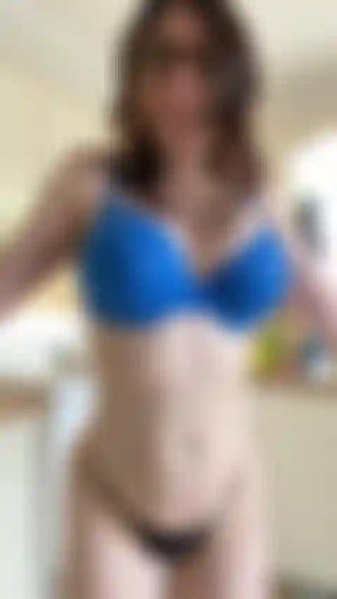 Peitos e bunda saltitantes.