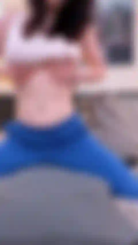 Meu vibrador morreu, mas meu travesseiro preencheu bem.