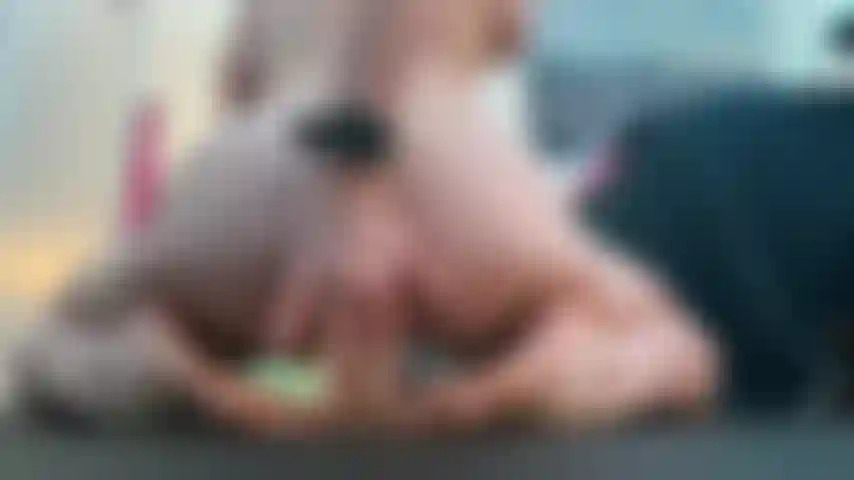 Vibrador transando com visão de bunda.