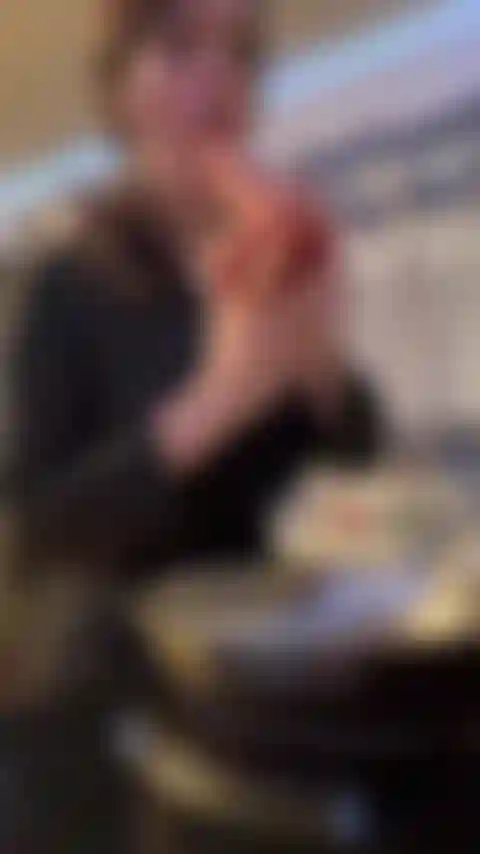 Dick chupando e cozinhando.