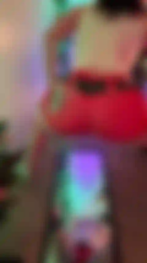 Fodendo meu vibrador tentáculo no espelho.