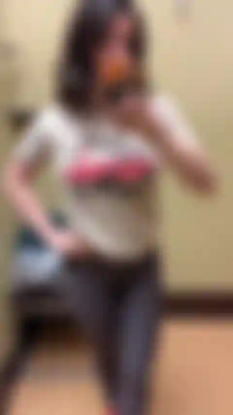 Mais diversão no provador.