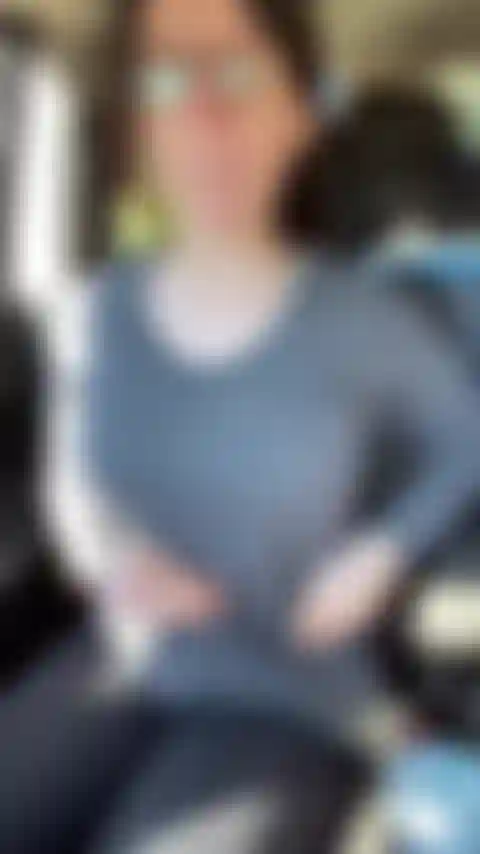 Sendo safada no carro.