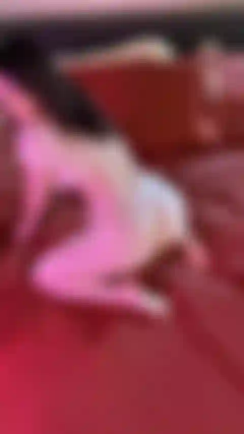 Deixe-me ajudá-la a aliviar um pouco o estresse.