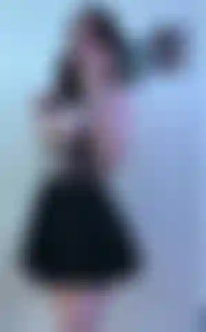 Exibindo meus vestidos de tiras.