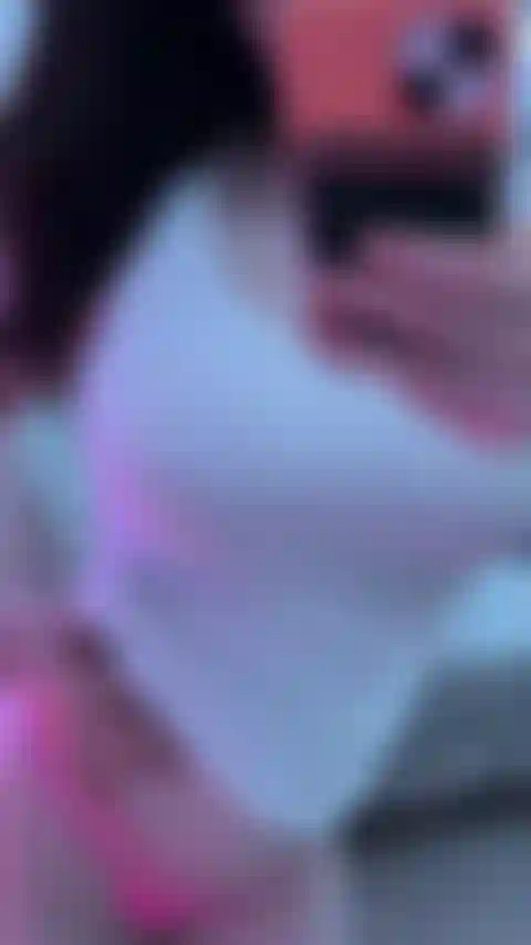 Espelho provoca com closes.