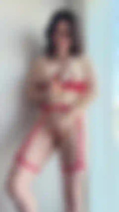 Gozando na frente da janela.