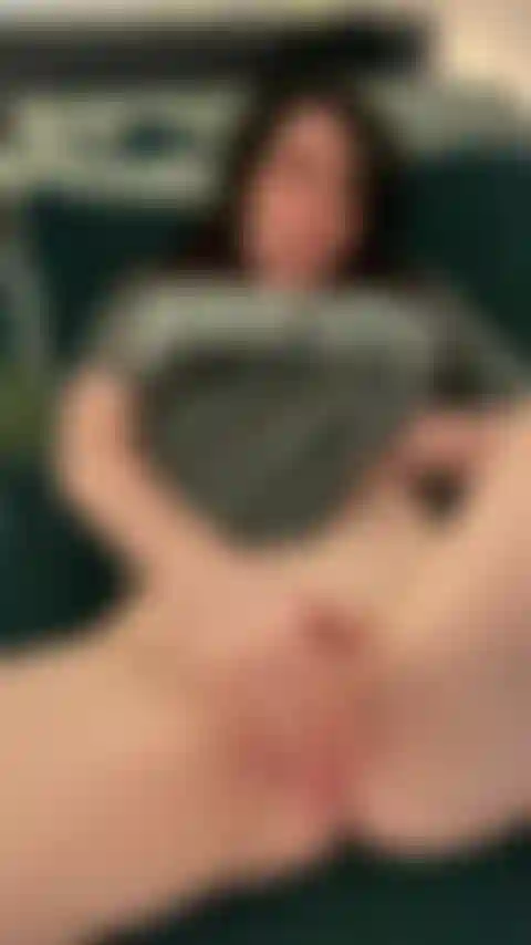 Comemorando a vitória em dinheiro com creme no meu bbc.