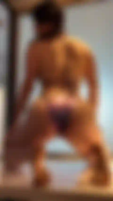 Muita bunda de biquíni.