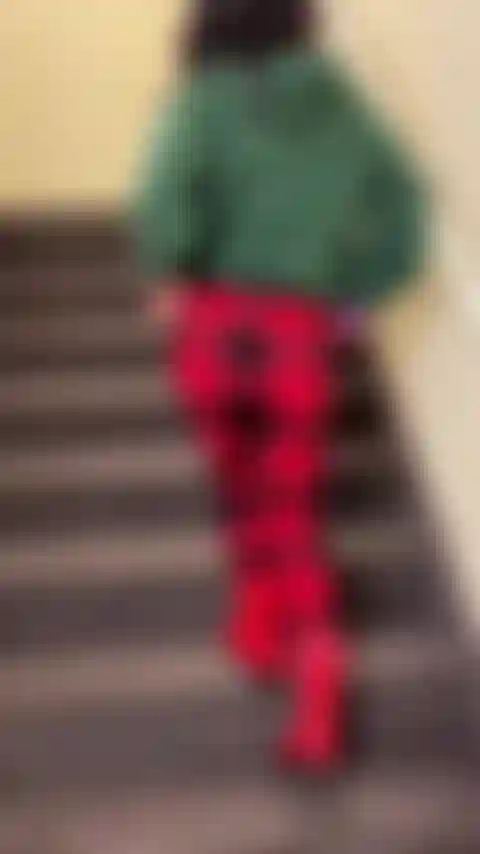 Quer subir as escadas atrás de mim?