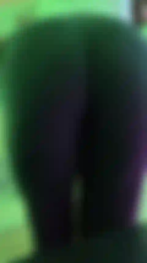 Strip tease e bj lento.