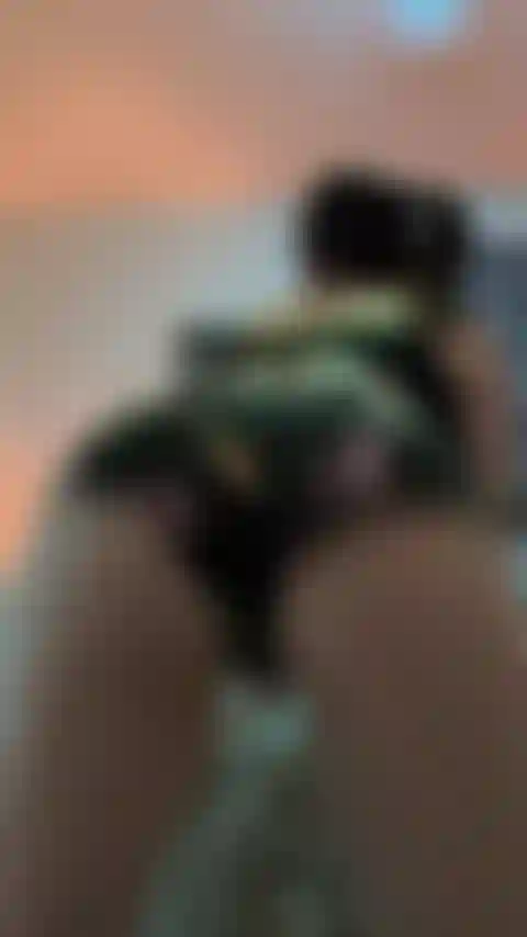 Bunda, bunda e mais bunda.