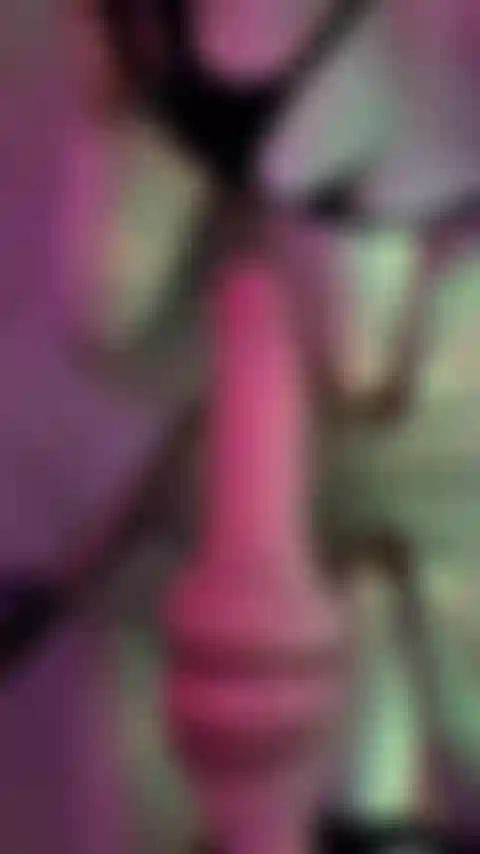 Fazendo você gozar só de chupar a ponta do seu pau.