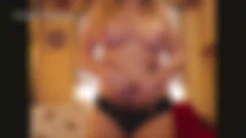 Me exibindo de calcinha preta.