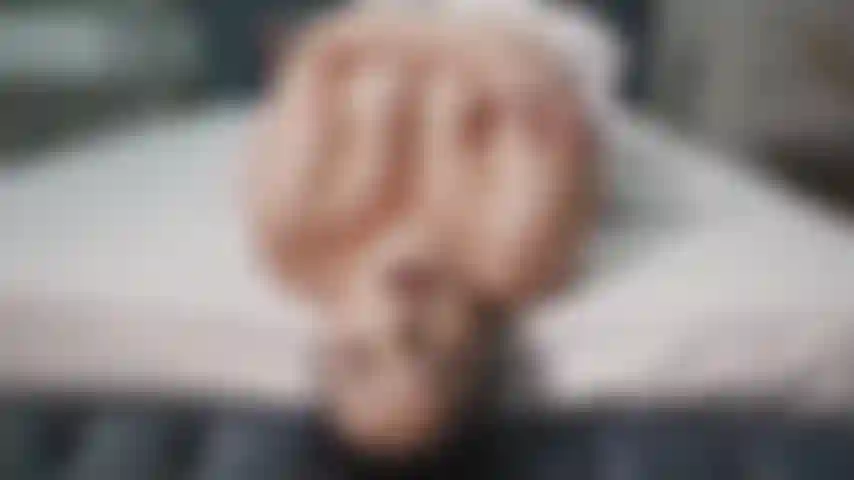 Venha aqui e me faça gozar.