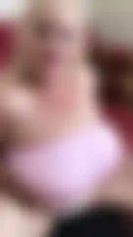 Tubo de seios rosa e tanga.