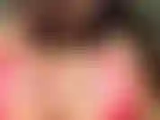 Goze, deixe-me provocá-la com meus lábios vermelhos envolvendo esse grande charuto cubano. Eu provoco você com meu vestido vermelho de látex enquanto sopro fumaça na sua cara. Eu te dou um pov dos meus peitos 34j enquanto sopro na sua cara!