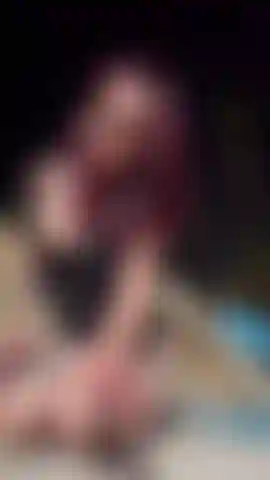 Fumante provocadora de piscina.