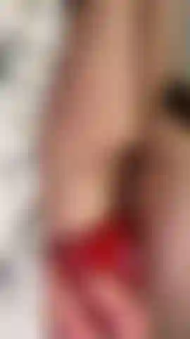 Me veja me provocar e brincar lentamente por trás neste vídeo solo safado 😈 eu levo meu tempo, vou aumentando a tensão, e te dou uma visão bem de perto que você não vai querer perder. Somente para adultos.