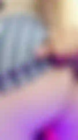 Você ama quando coloco minha bunda na sua cara.