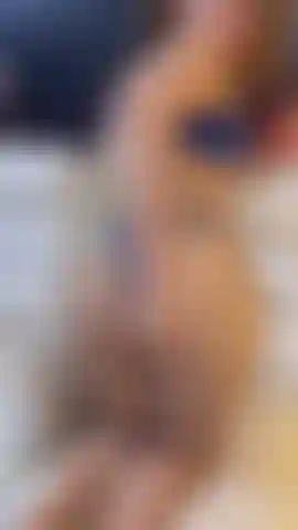 Me observe brincar com meu vibrador delicioso até eu gozar e brincar com meus peitos.