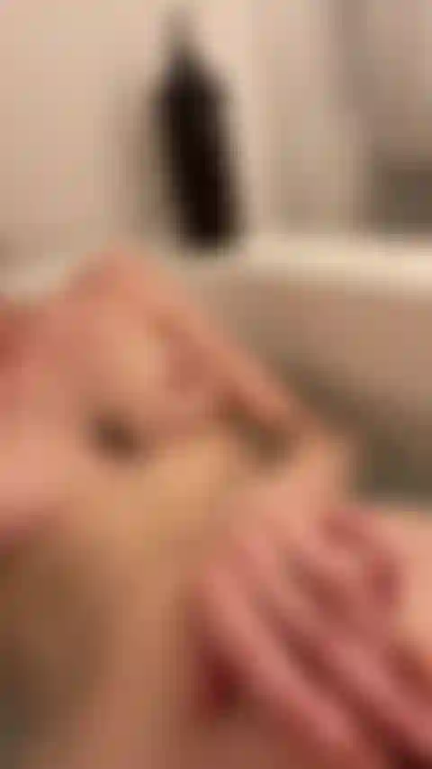 Brincando na banheira.