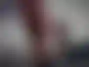 Pov dos meus pés de perto. Observe meus pés de porcelana delgados tamanho 9 com unhas vermelhas amassar, espalhar e mexer para você enquanto eu lhe dou um pouco de joe ao mesmo tempo.