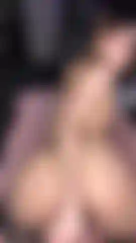 Fuck my pussy. Doggy.