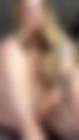 Beautiful angle. Beautiful play and a very wet pussy  (to put it simply: I play with my pussy first with my fingers, then with my dildo, until I orgasm).