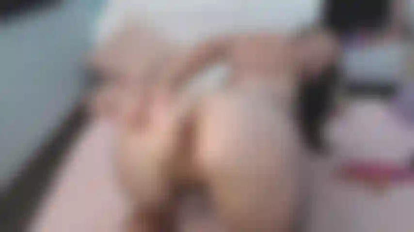 Óleo em todo o meu bumbum - rebolando / cavalgando.