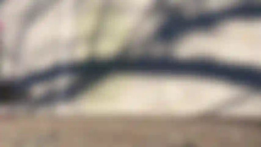 Meia de ioga suada e sem dedos depois do treino, pulo corda descalça e com meias, pés húngaros tamanho 9 milf.