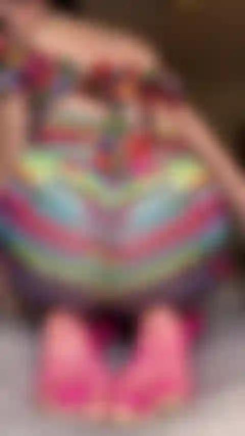 Meia arrastão, bunda e sola, milf de legging.