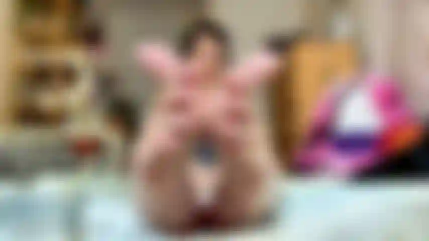 Calção de futebol soles rosto bunda unhas naturais.