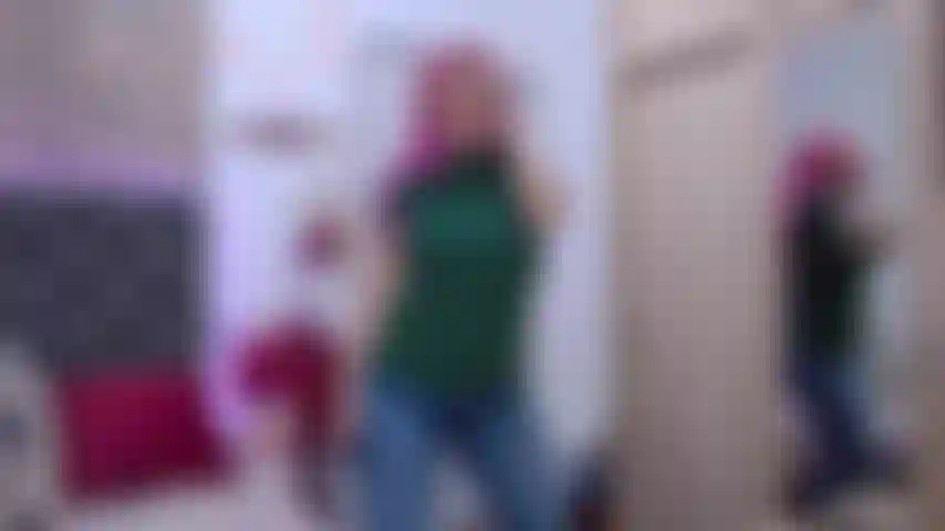 Sexy jeans e striptease.