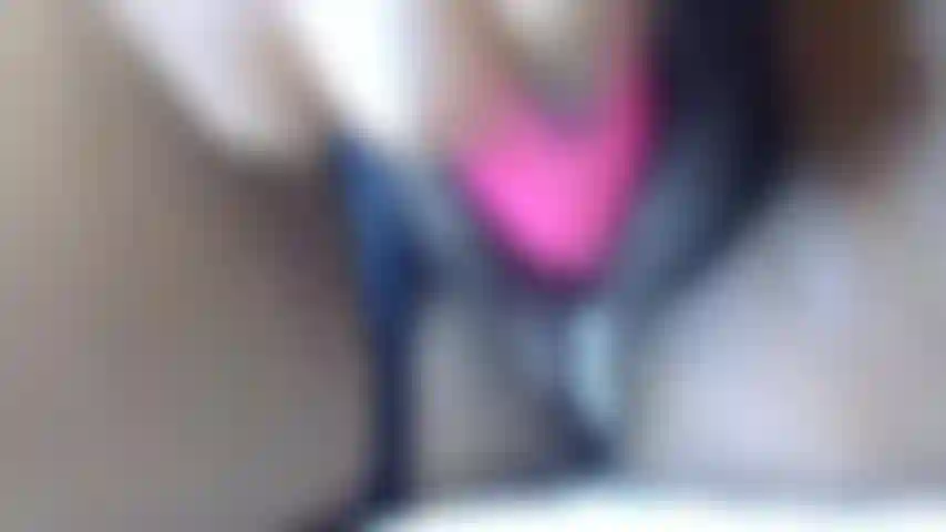 Ordenhando minha buceta.