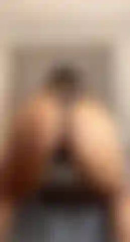 Balançando minha bunda.