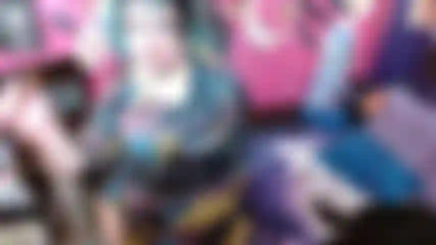 Just being a silly kitty! Stretches are good for the ligaments, don't forget to drink water, too!